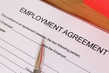 Portuguese-English-international-employment-contract.